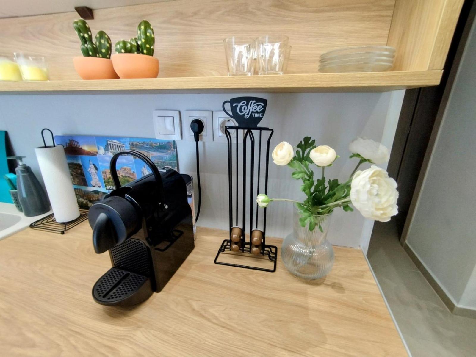 Floral Home 1 - Ground Floor Apt With Courtyard And Private Parking! Atenas Exterior foto
