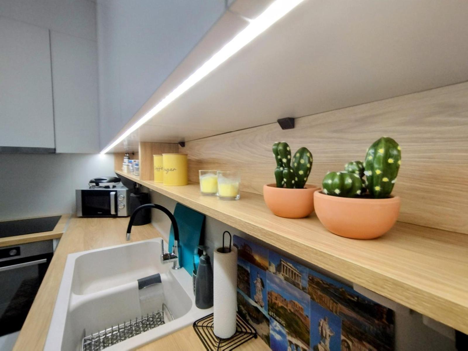 Floral Home 1 - Ground Floor Apt With Courtyard And Private Parking! Atenas Exterior foto